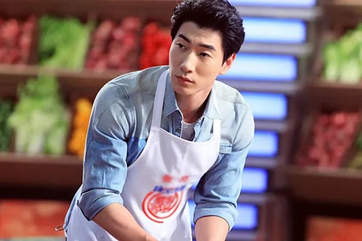 网友称“整件事情疑点重重”，张亮、寇静9月出游香格里拉照片有何疑点？