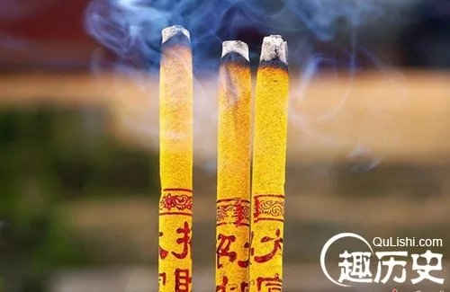 佛前三炷香是什么意思？拜佛为什么要烧三炷香
