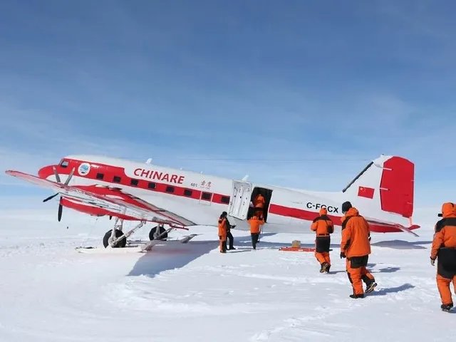 中国客机首降南极 刷新世界航空纪录