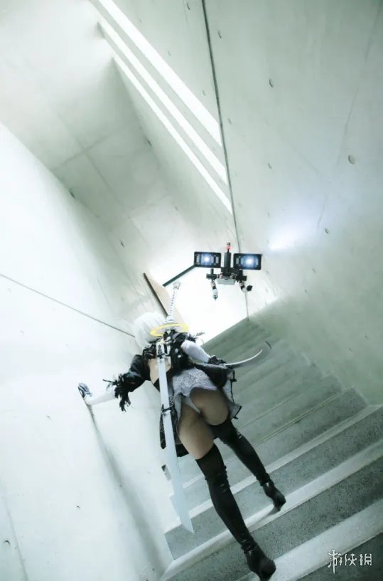 2B裙底风光一览无余 岛国美女绫香《尼尔》cos美照！