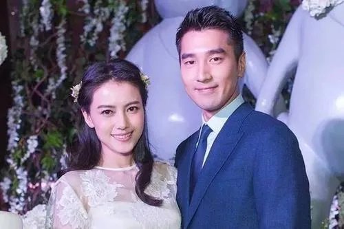 赵又廷高圆圆片场手拉手，赵又廷有多宠高圆圆？