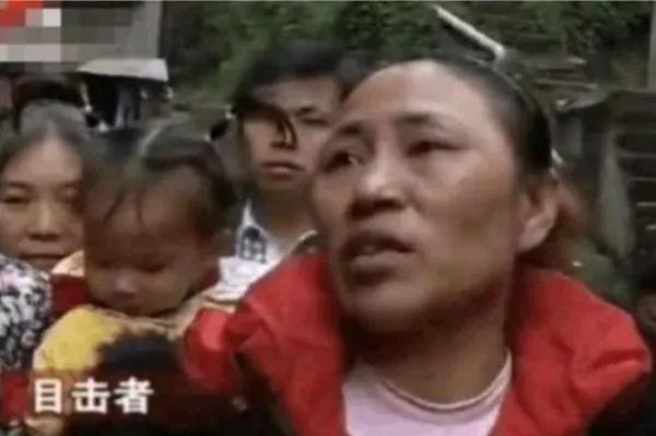 最初扶倒地老人的事件