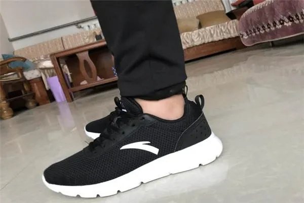 跑步鞋哪个牌子比较好