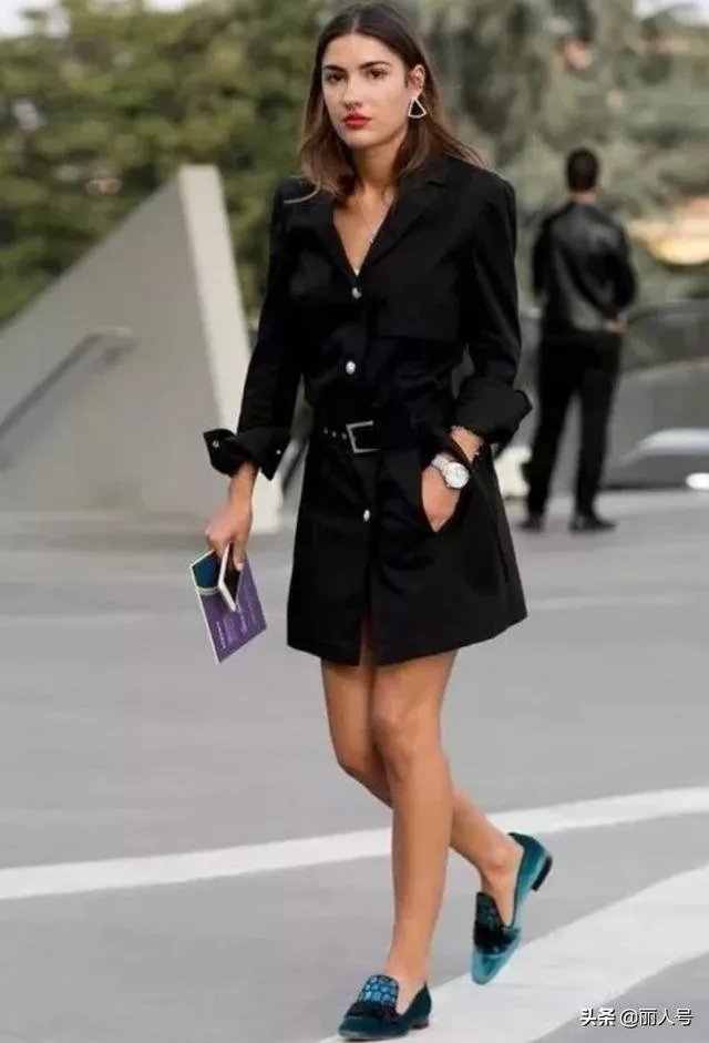 西装裙怎么穿更好看？