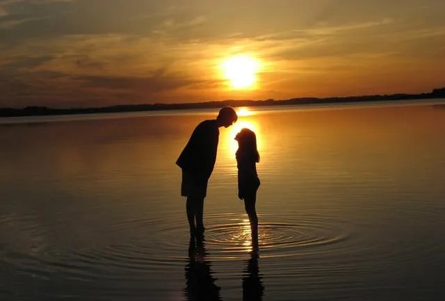 情侣分手结算开支，恋爱期间应该支出平摊么？