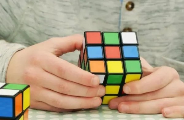 玩魔方的技巧