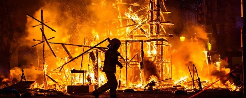 梦到房子着火是什么预兆 梦到房子着火的寓意是什么