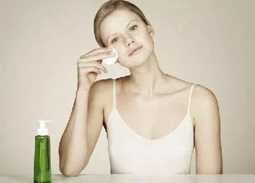 擦护肤品的顺序是什么？