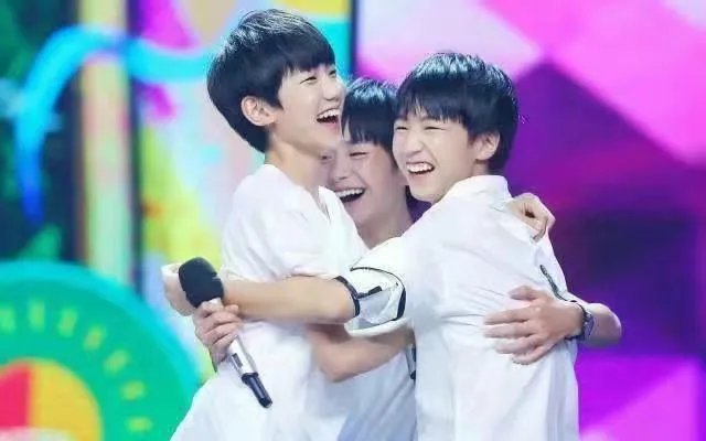 湖南卫视晒TFBOYS去年跨年演唱会帅照，暗示着今年还一起跨年吗？