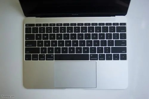 先睹为快！苹果史上最薄Macbook开箱图赏