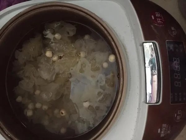 银耳莲子粥的正确做法？