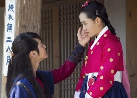 文根英金范分手原因 曝光两人继续以同僚关系相处！