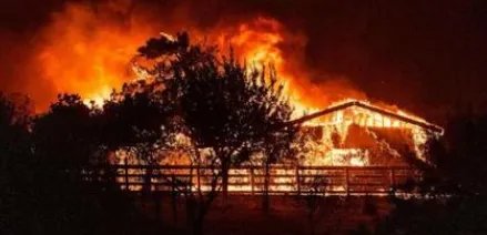 美国遭上万次雷击是否引发火灾？