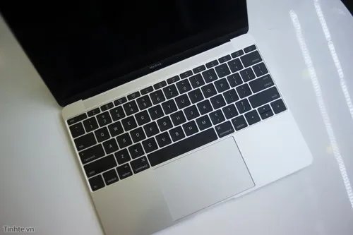 先睹为快！苹果史上最薄Macbook开箱图赏