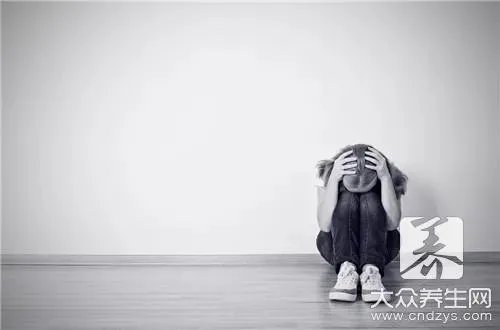  外向的孤独患者的症状