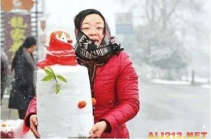 卖雪人竟也可以赚大钱 快来买雪人，20元一个
