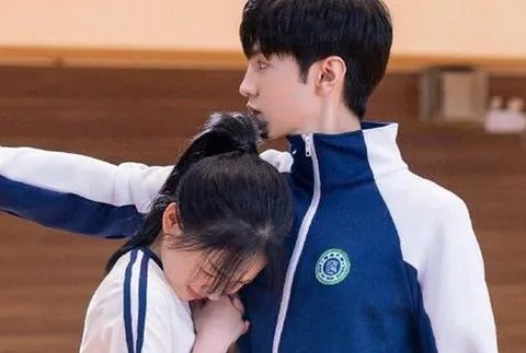 《暗格里的秘密》讲了什么故事？和原著有哪些不同？