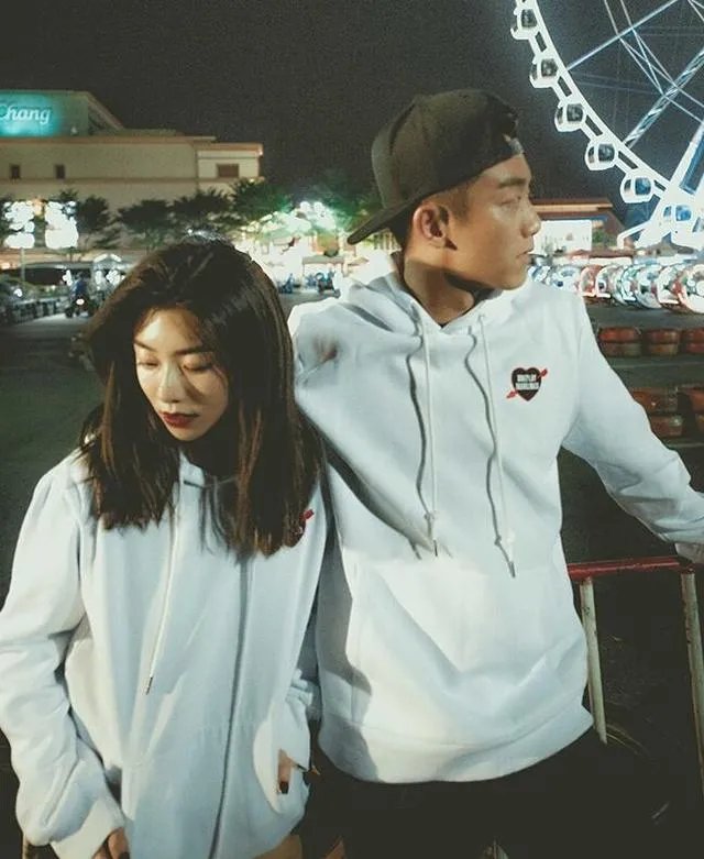 如何看待郑凯微博爆出与程晓玥分手的消息呢？