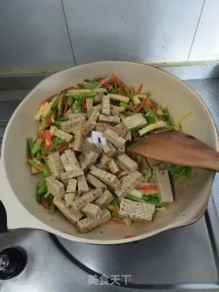 豆腐干炒芹菜