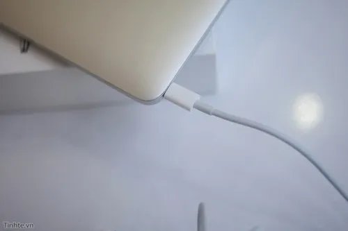 先睹为快！苹果史上最薄Macbook开箱图赏