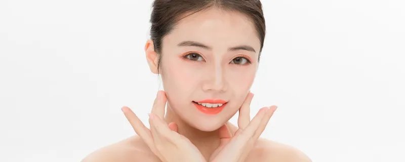 雅漾保湿润肤水成分分析 雅漾保湿水补水吗