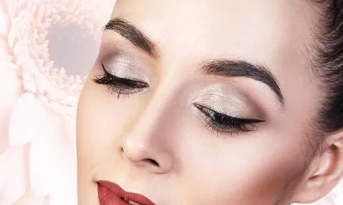 假体隆鼻修复哪个医院好