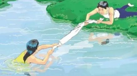 女孩落水冷静漂浮自救，你觉得女孩的做法可取吗？