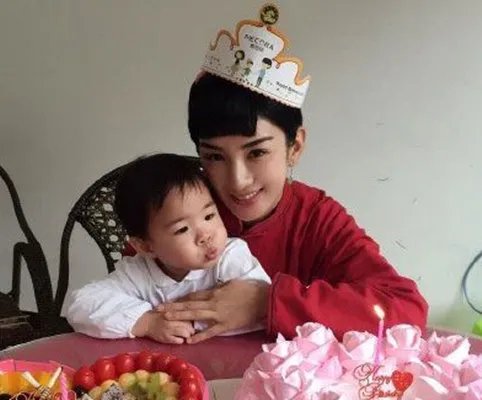 黄奕怀孕二胎爸爸是谁引热议 《一起怀孕吧》爆出黄奕怀孕照