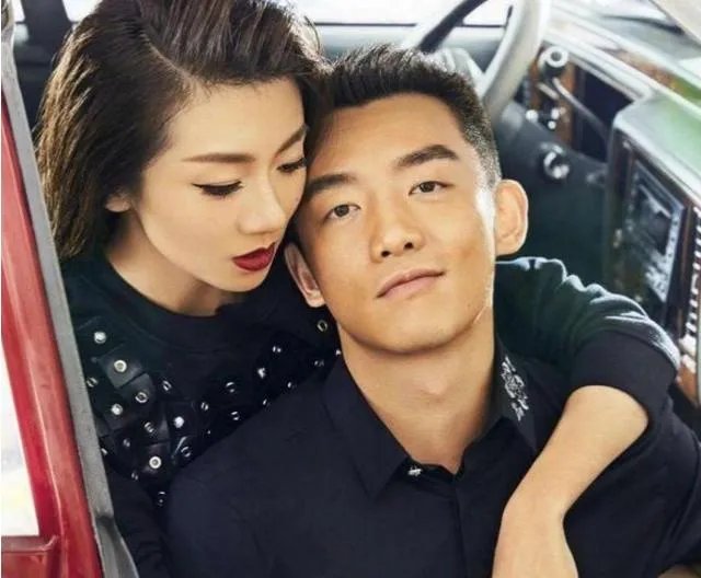 如何看待郑凯微博爆出与程晓玥分手的消息呢？