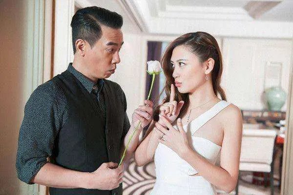 孙俪和邓超越来越有夫妻相，结婚以后真的会越来越像吗？