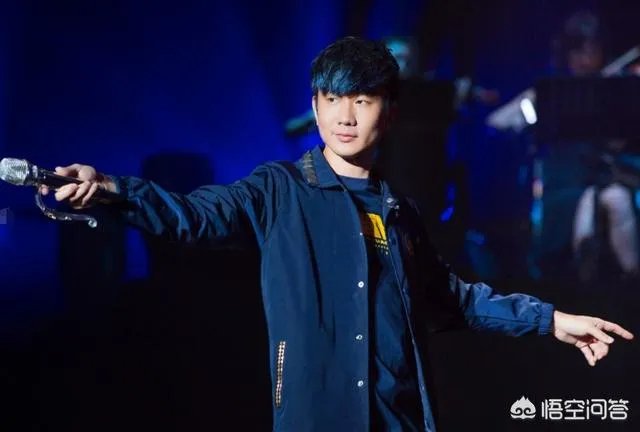 林俊杰经纪人打掉粉丝手机阻止拍摄，林毫无反应，你怎么看？