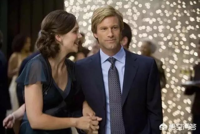 为什么《黑暗骑士》瑞秋会选择哈维丹特而不是布鲁斯韦恩呢？