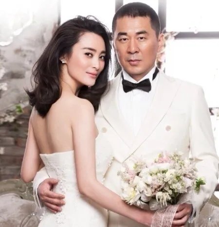 陈建斌蒋勤勤结婚照曝光 携子拍婚照度七年之痒