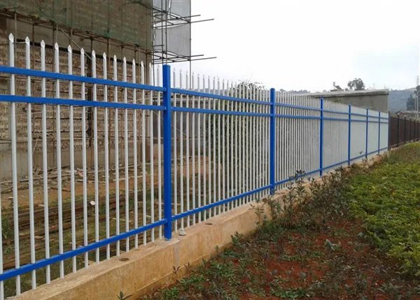 郑州小区暴雨中倒下一堵墙，物业预算维修费达129万，业主们的反响如何？