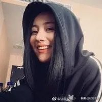 屈楚萧否认恋情，万籽麟回应被分手，屈楚萧到底是个怎样的人？