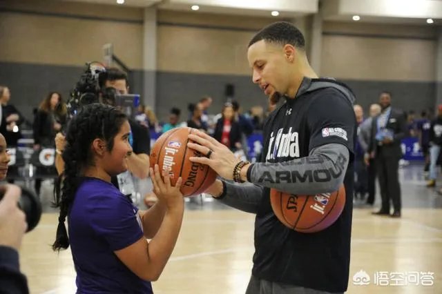 库里经常承担高难度压哨三分的任务，除掉这些投篮，库里三分命中率可以提升至多少？