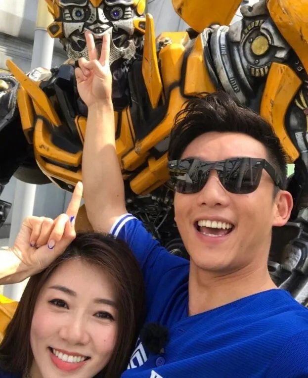 如何看待郑凯微博爆出与程晓玥分手的消息呢？