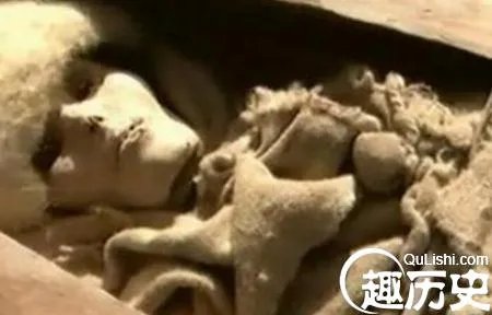 汉代女尸不腐之谜：千年古墓竟然挖出女活人