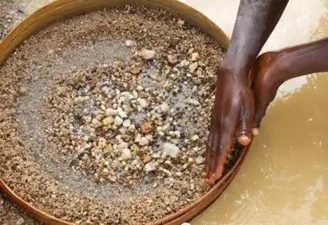 钻石为什么在钻石坑里？