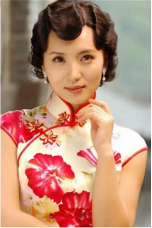 新娘唐装发型图片2017款  新娘穿唐装扎什么发型好