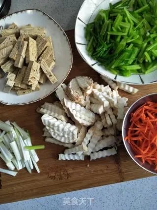豆腐干炒芹菜