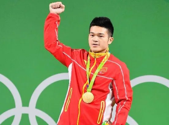 怎么评价东京奥运会，老将石智勇破世界纪录获得冠军？