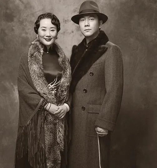 林依轮复古全家福写真 传统文化家庭氛围浓厚