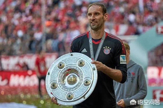 如何评价拜仁门将施塔克6年联赛共出场10次，却拿到6个联赛冠军？