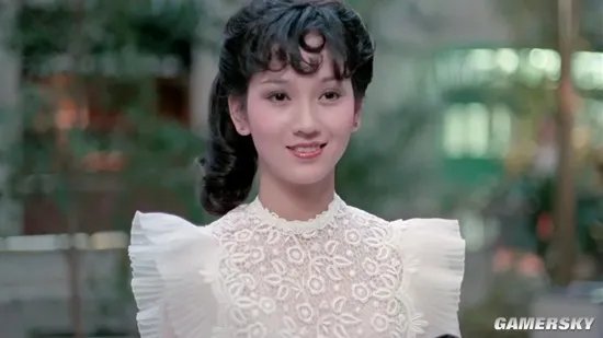 赵雅芝70岁状态登热搜引热议 粉丝质疑经纪人：让老奶奶玩滑板？