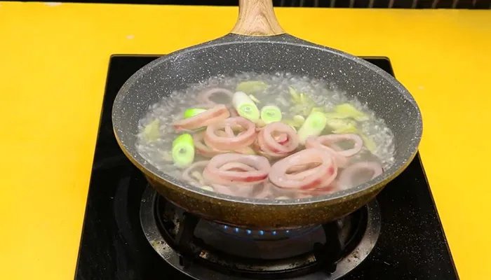 鱿鱼圈的做法 白灼鱿鱼的做法