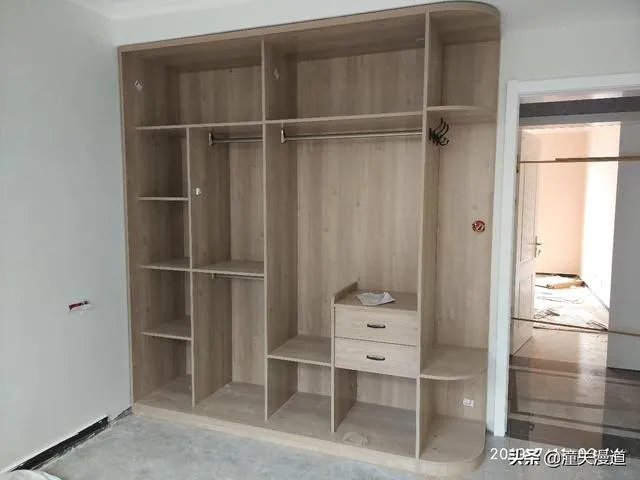 衣柜格局如何设计？