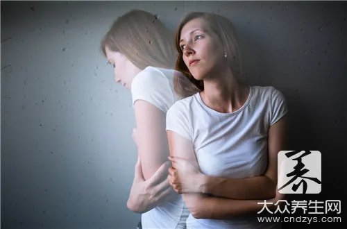  外向的孤独患者的症状