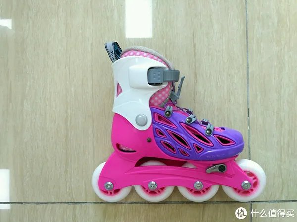 轮滑鞋