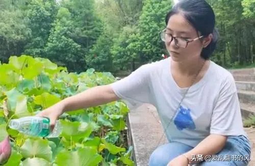 留守女生钟芳蓉高分选择了北大考古专业，为什么有很多人质疑？